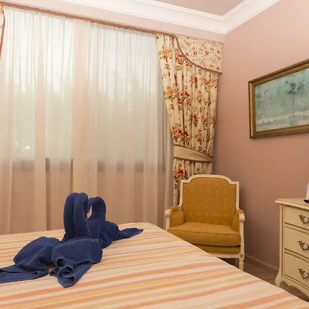 R2里卡尔马酒店 4*