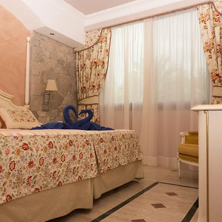 R2里卡尔马酒店 酒店 4*