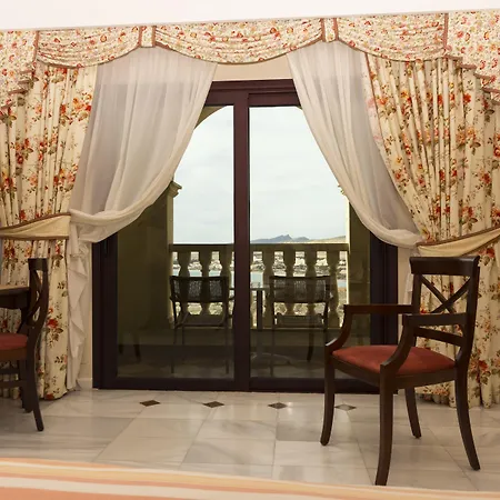 R2里卡尔马酒店 4*