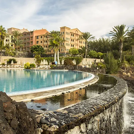 R2里卡尔马酒店 酒店 4*