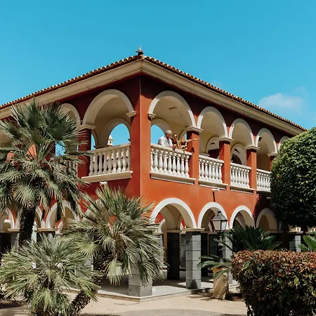 R2里卡尔马酒店 4*